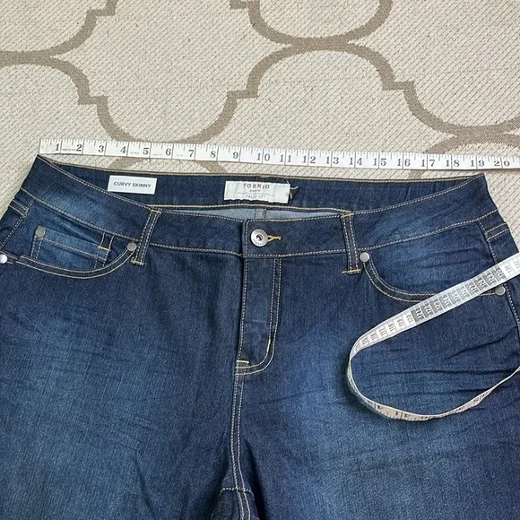 Torrid Curvy Skinny Dark Blue Denim Jeans, size 18 Extra Short - Picture 5 of 16